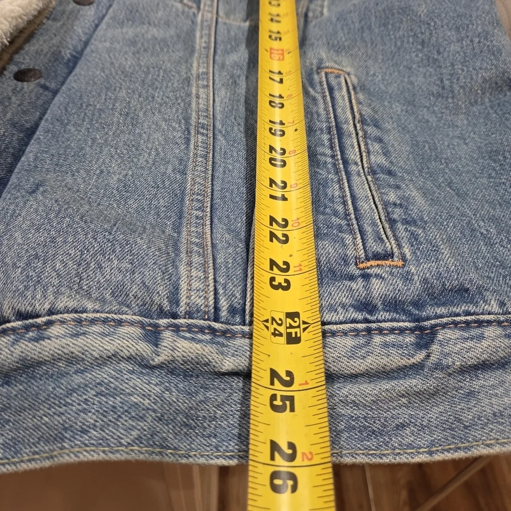 Levi's Classic Blue Denim Jacket with Sherpa Lining XL